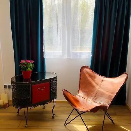 Lodge Koza I Brzoza, Z Kontenerow