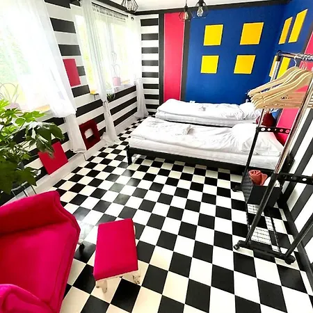 Lodge Koza I Brzoza, Z Kontenerow